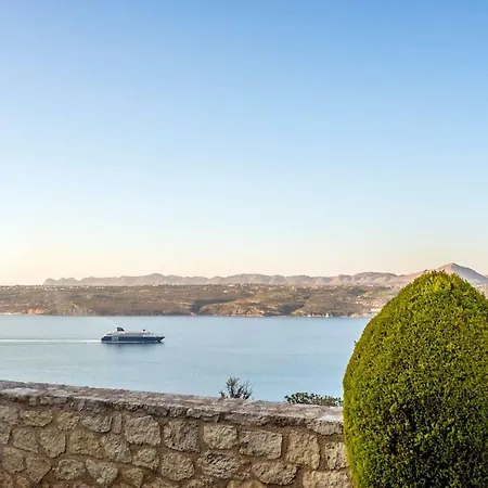 Margarita - Amazing Relaxing View 메갈라크라피아